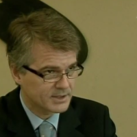 Reportagem do “Jornal da Band”, jornal da TV Bandeirantes, que aborda o tema das vendas diretas e como essa atividade virou renda de muitos brasileiros.